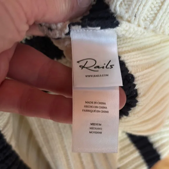 Rails Bambi Cream and Navy Sweater Top medium - Picture 9 of 13